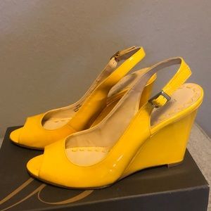 Enzo Angiolini wedge slingback. Yellow. Size 8.5